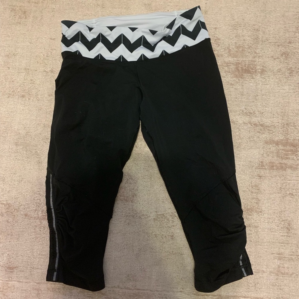 cropped (knee-length) lululemon leggings